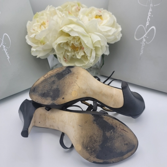 Jessica Simpson Y2K Leather Sexy Black and Gold Women's Sandals Heels Size 8.5 - Picture 5 of 7